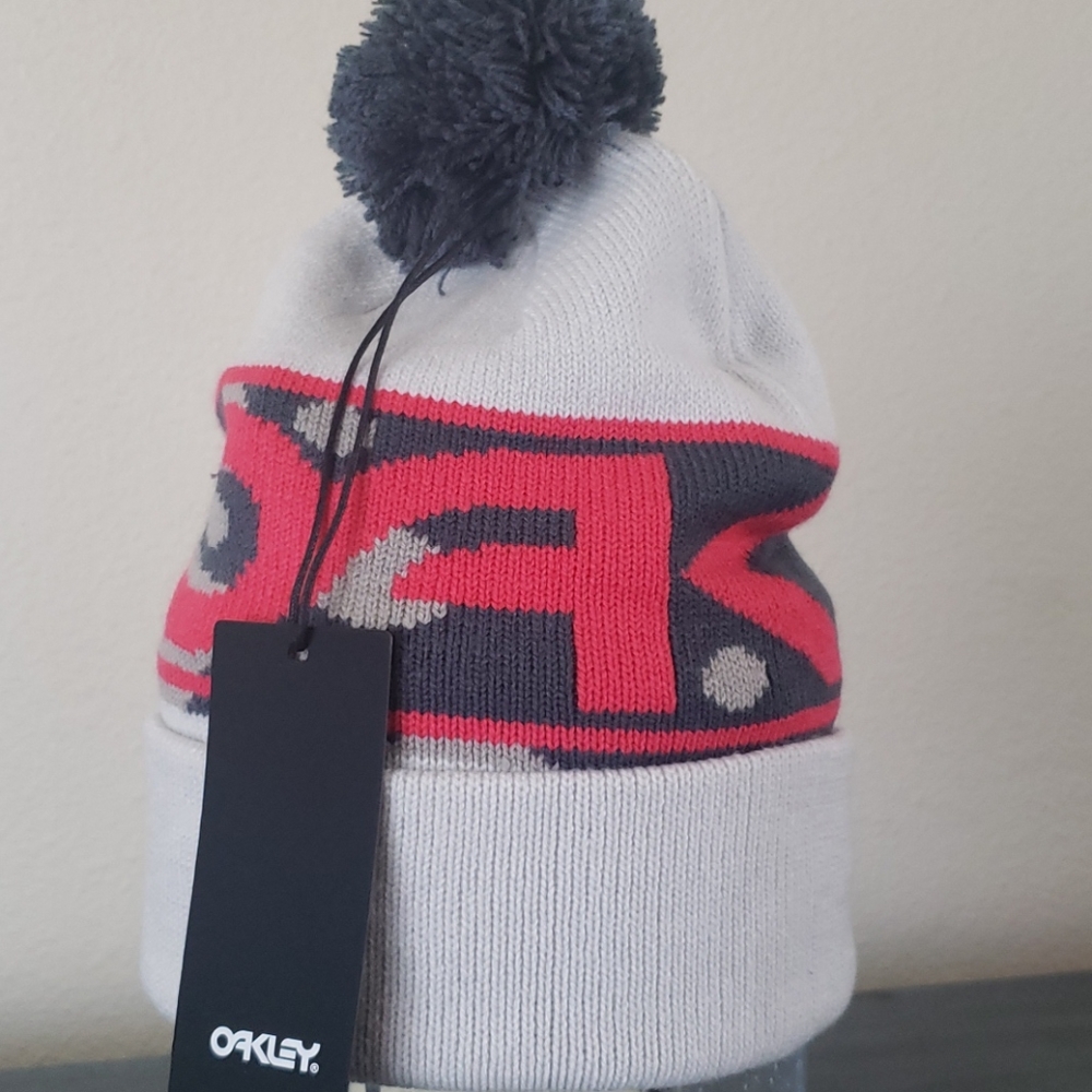 Oakley Pom Pom Logo Knit Beanie